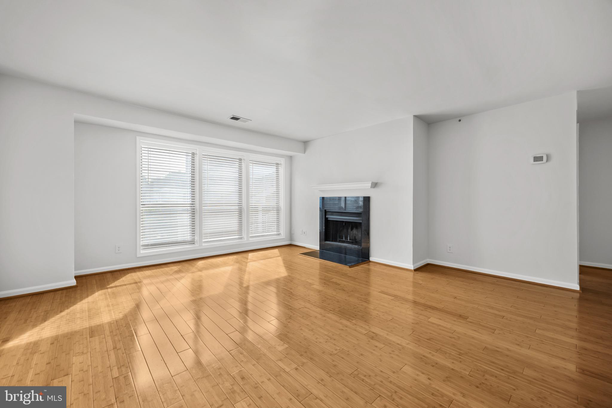 FOUR WINDS AT OAKTON - Residential