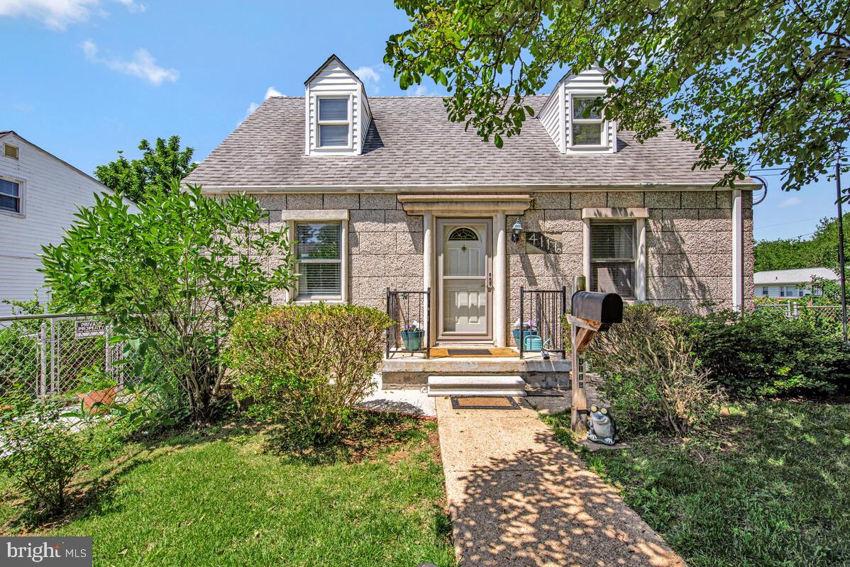 WASHINGTON SUBURBAN HOME - Residential