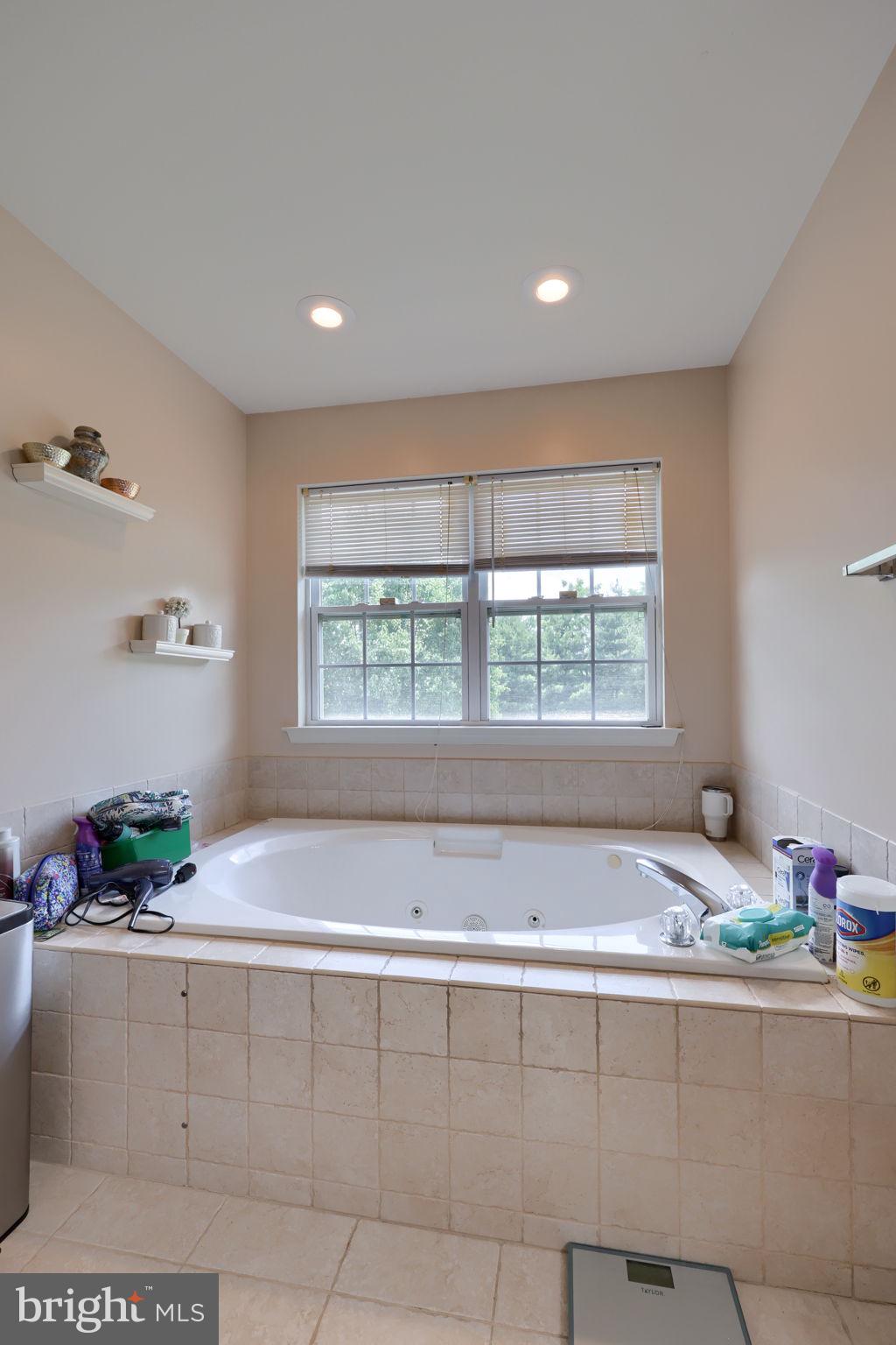 SUNSET KNOLL - Residential