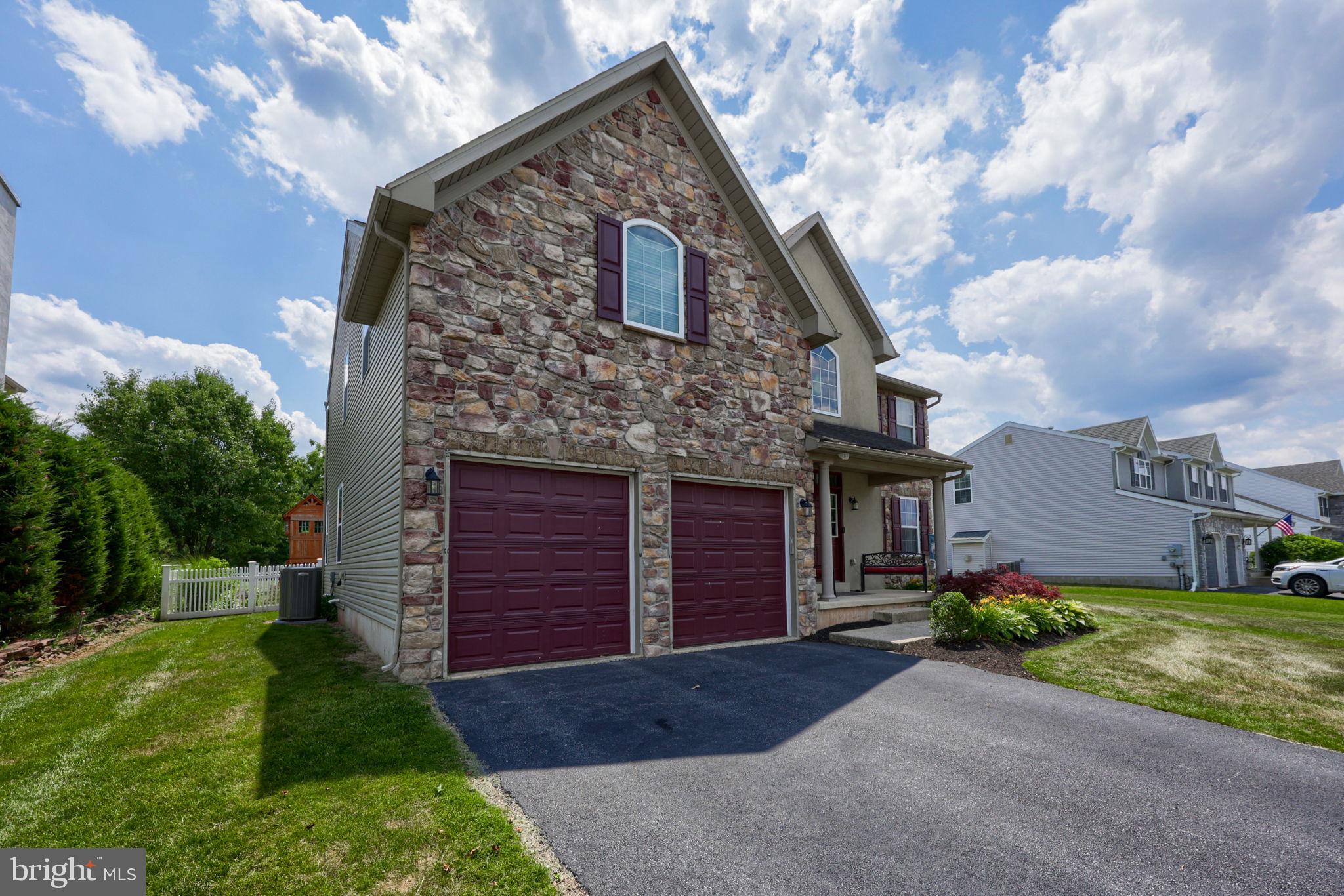 SUNSET KNOLL - Residential