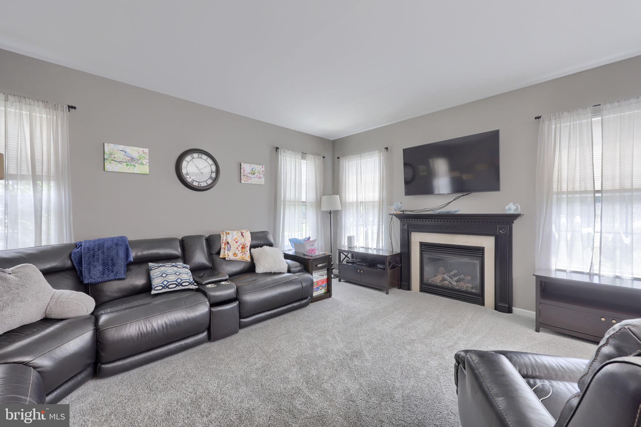 SUNSET KNOLL - Residential