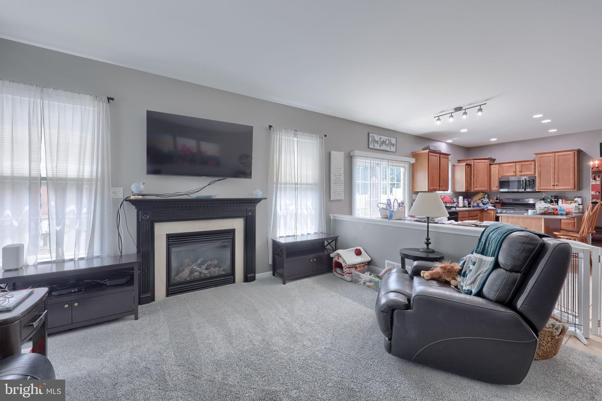 SUNSET KNOLL - Residential