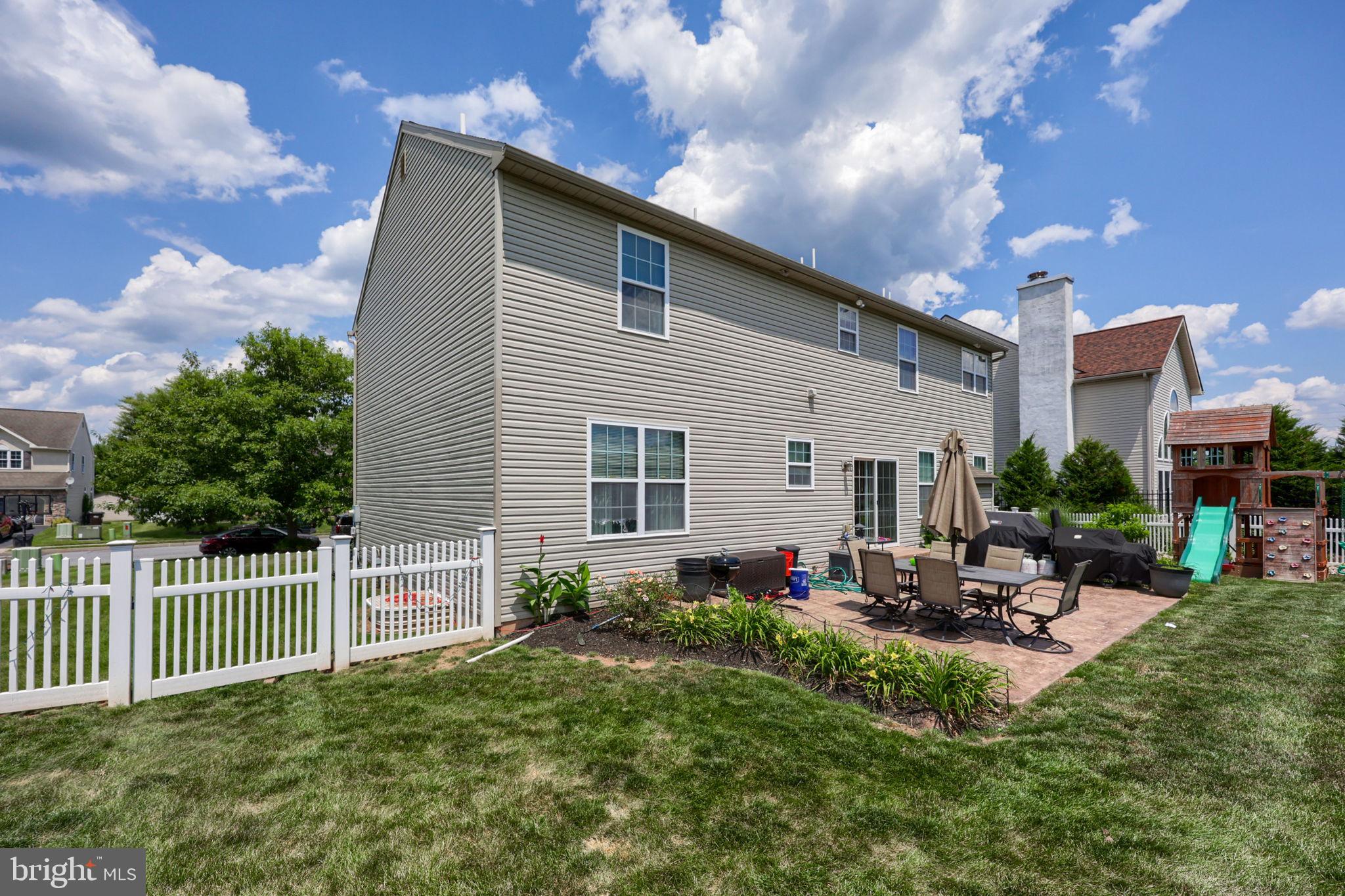SUNSET KNOLL - Residential