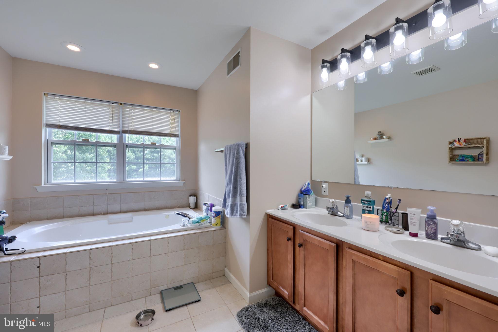 SUNSET KNOLL - Residential