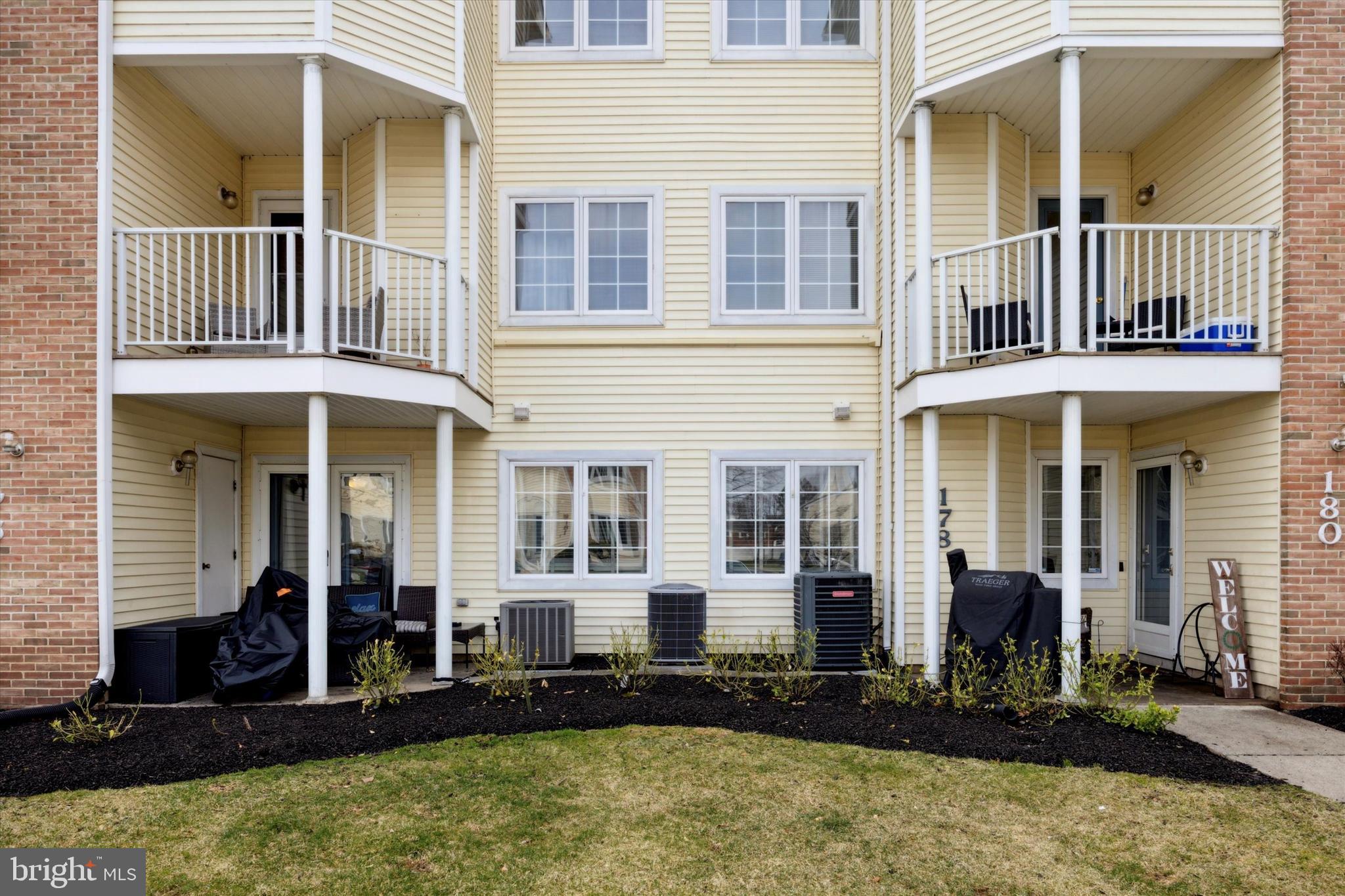 CRESTWOOD CONDO - Residential