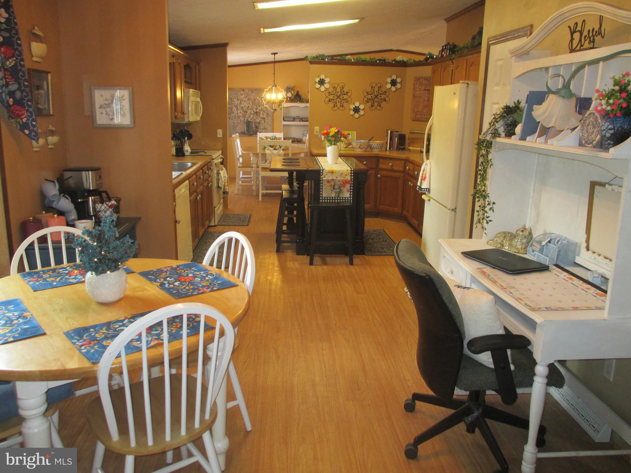COLONIAL VILLAGE ESTATES - Residential