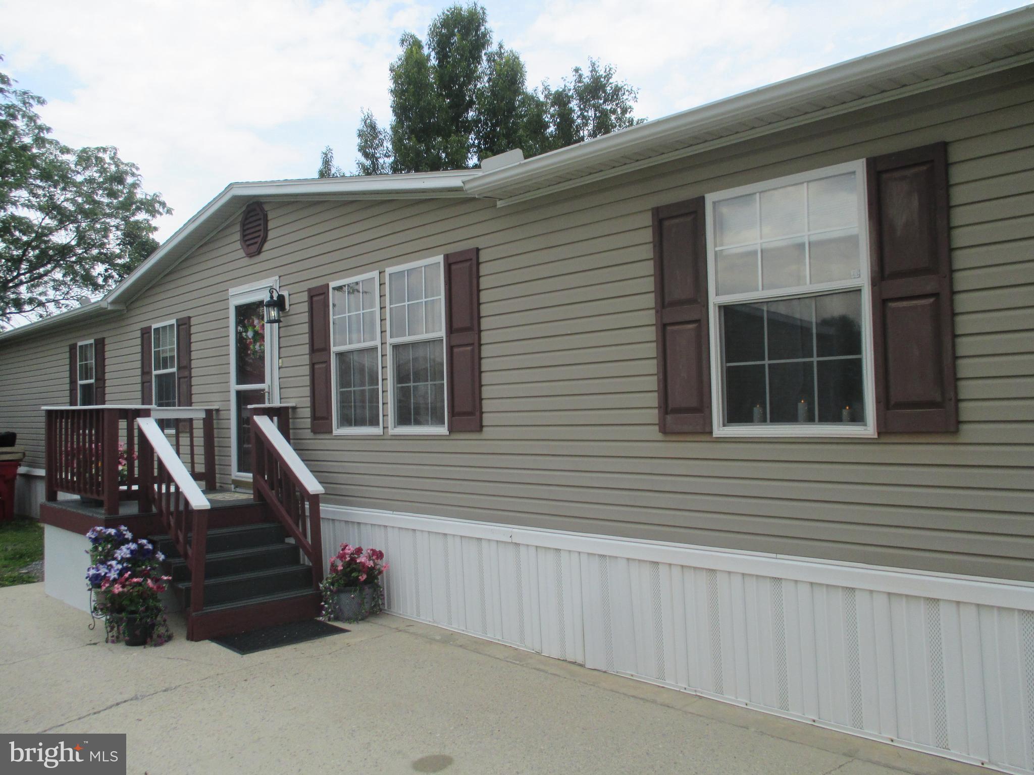 COLONIAL VILLAGE ESTATES - Residential