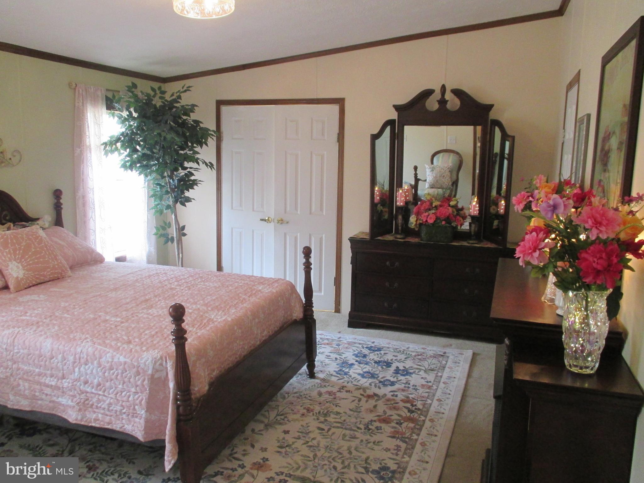 COLONIAL VILLAGE ESTATES - Residential