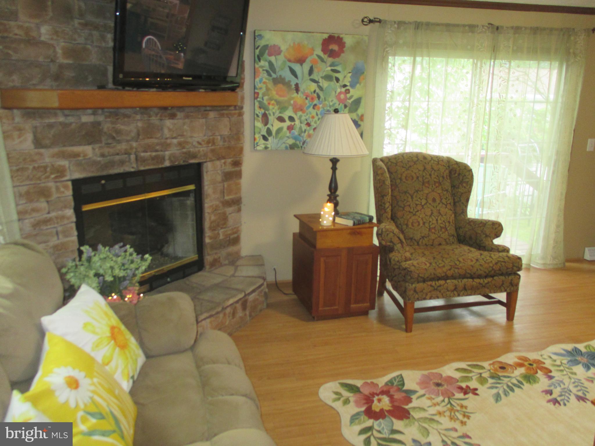 COLONIAL VILLAGE ESTATES - Residential