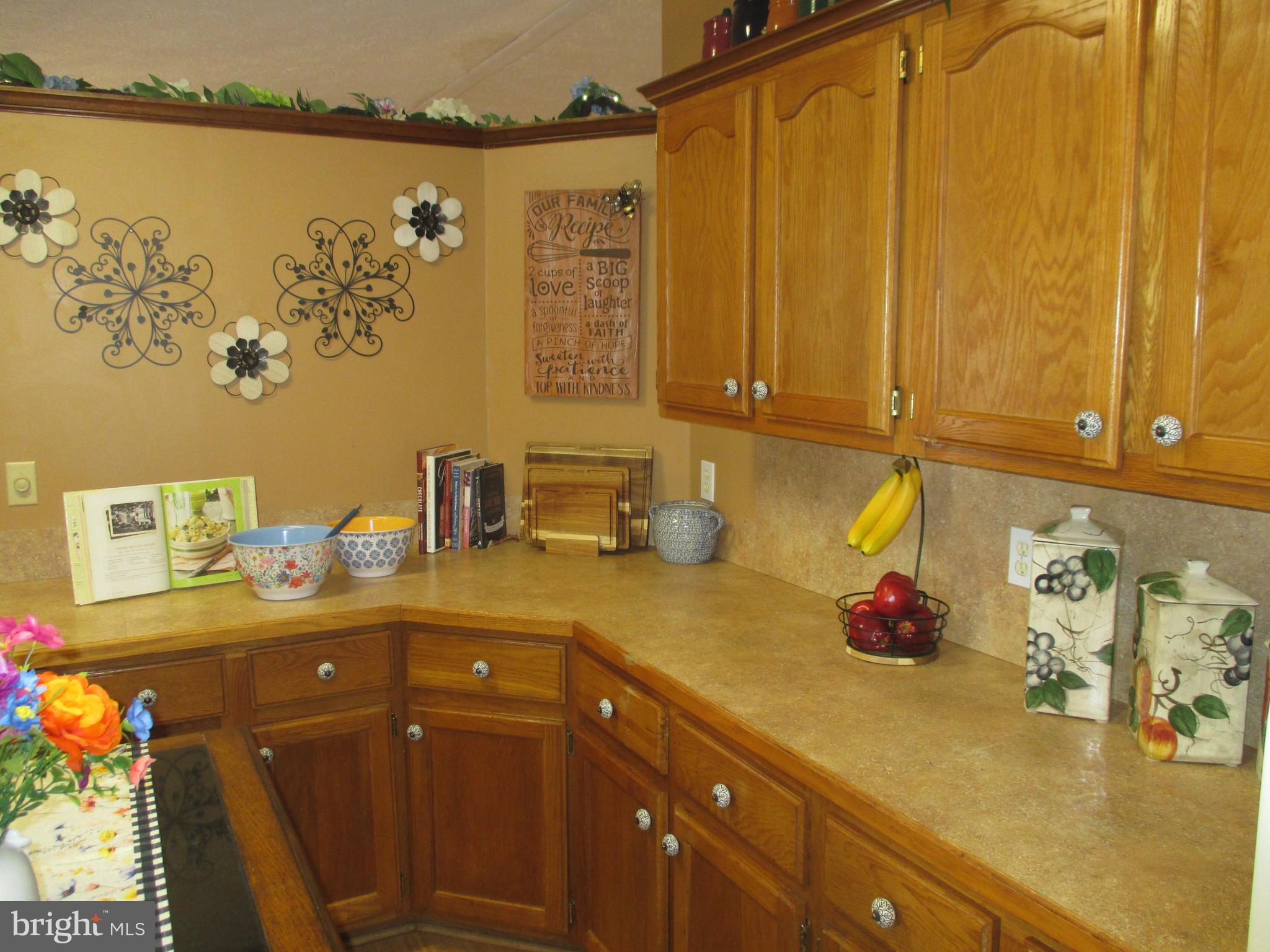 COLONIAL VILLAGE ESTATES - Residential