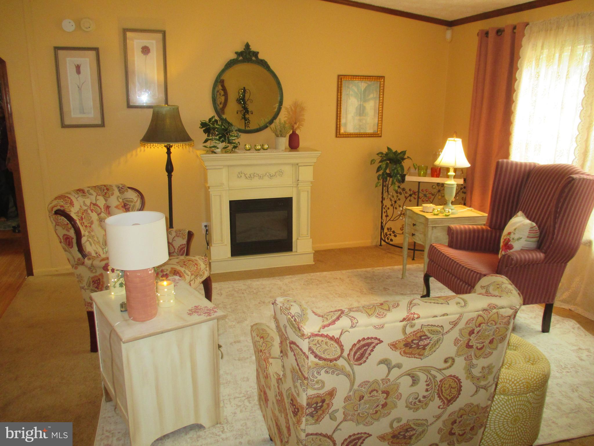 COLONIAL VILLAGE ESTATES - Residential