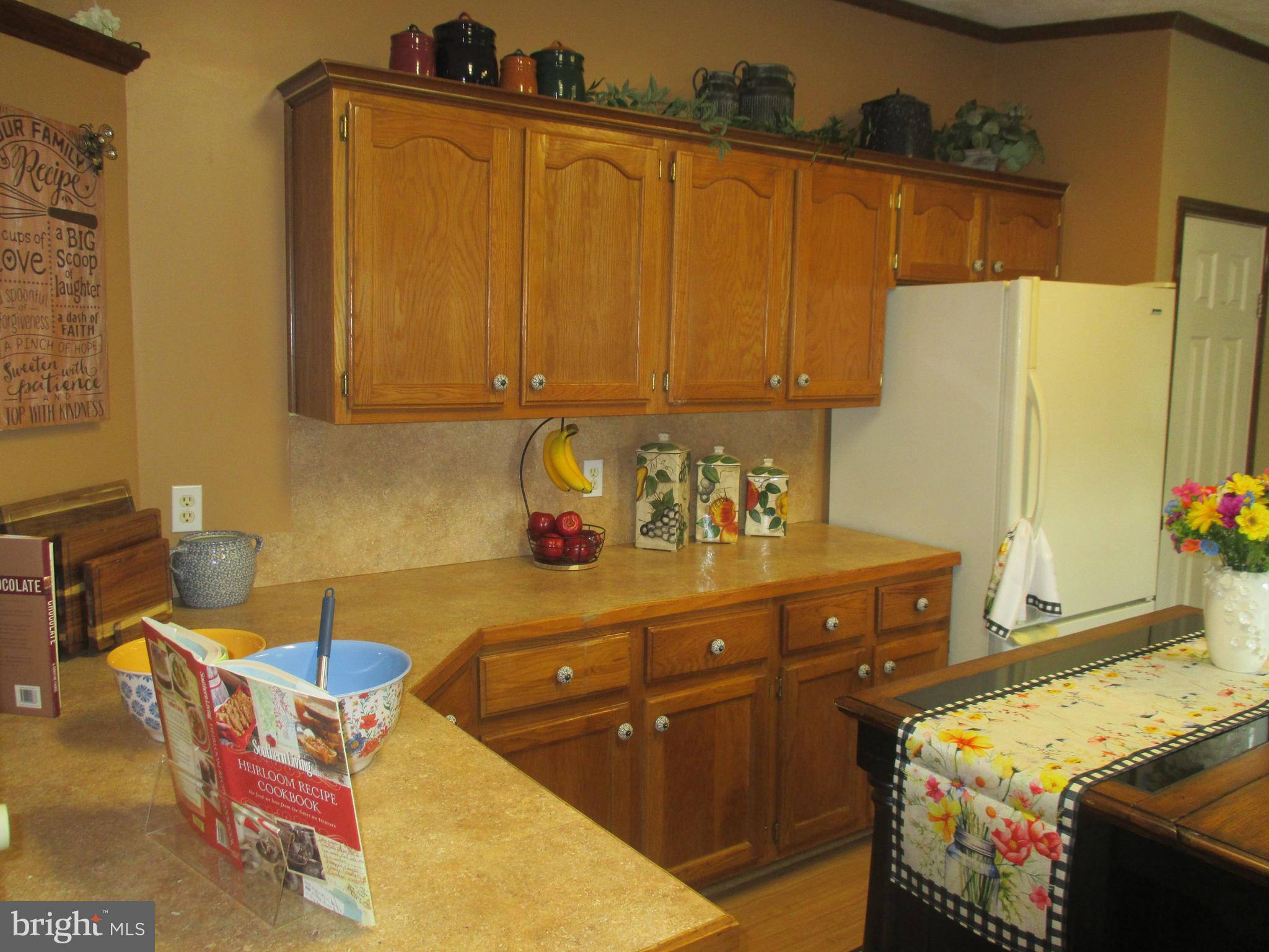 COLONIAL VILLAGE ESTATES - Residential