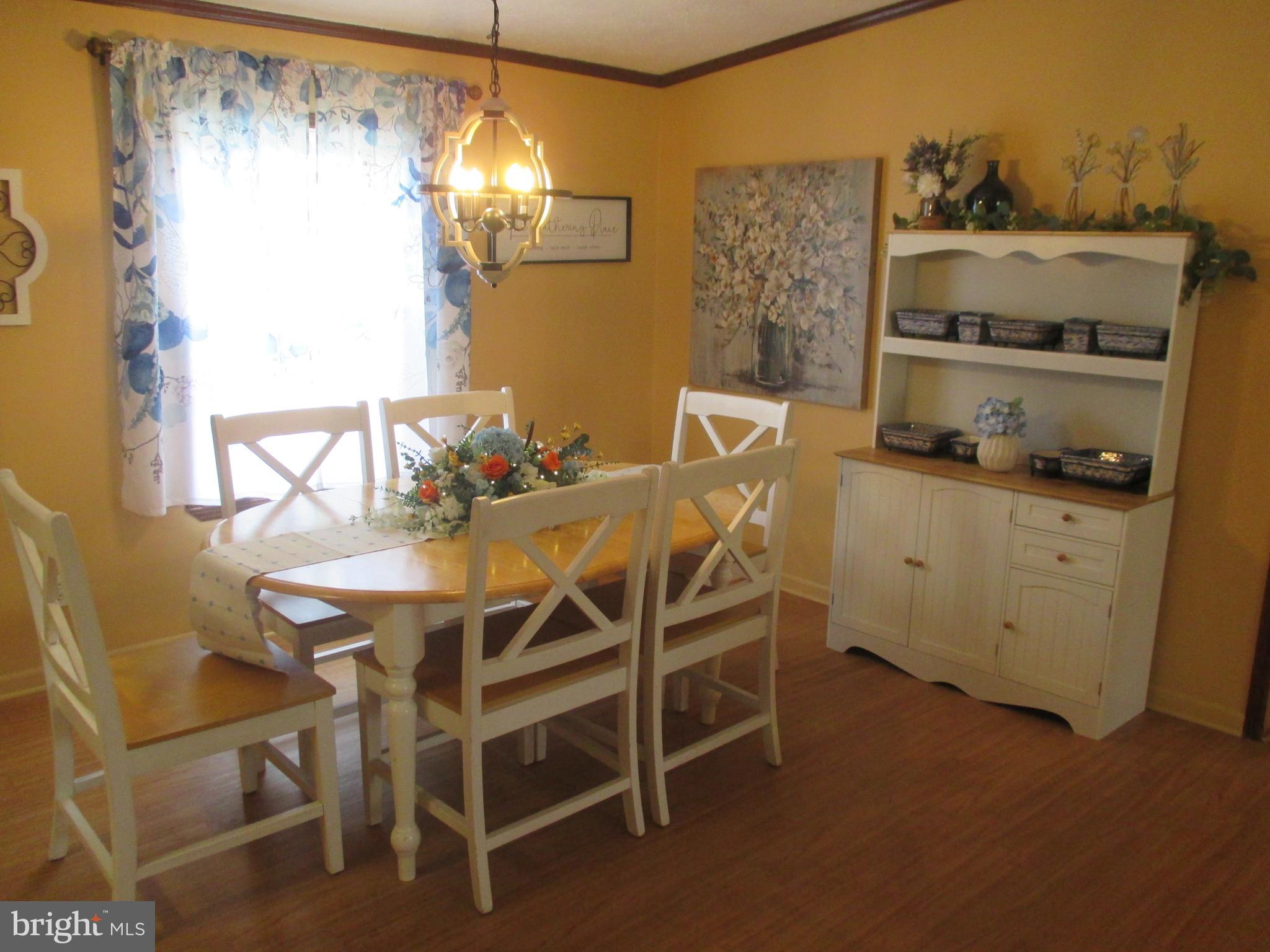 COLONIAL VILLAGE ESTATES - Residential