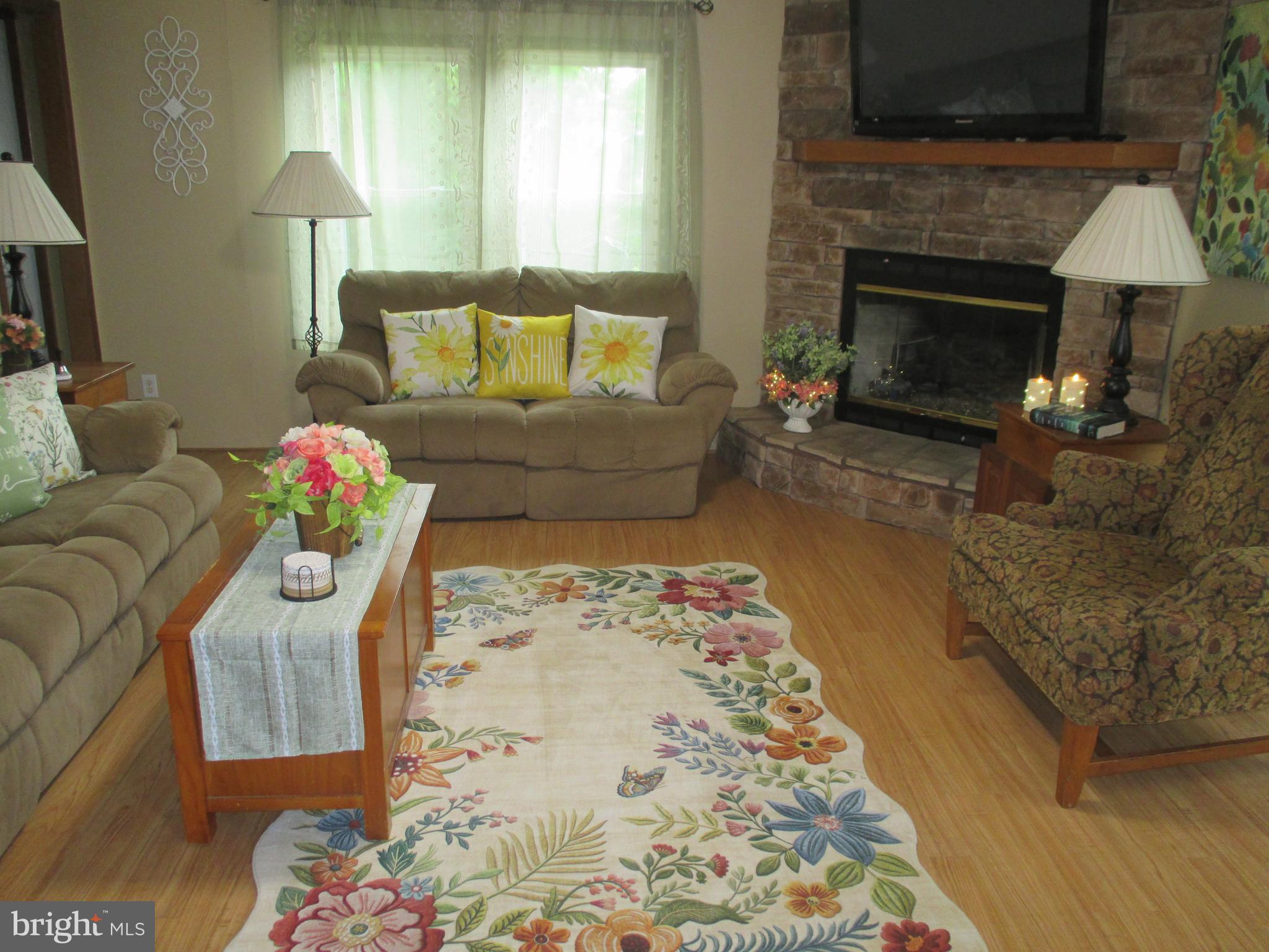 COLONIAL VILLAGE ESTATES - Residential