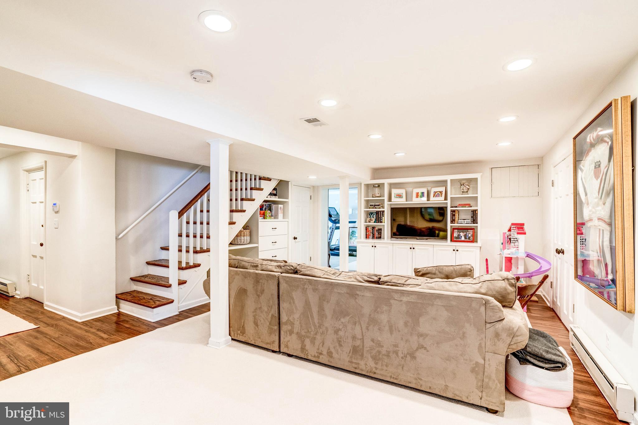 WESTMORELAND HILLS - Residential