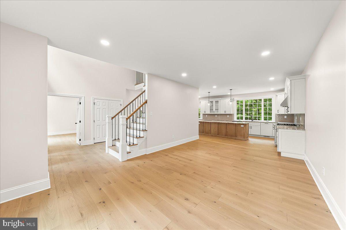 WILLOWDALE CROSSIN - Residential