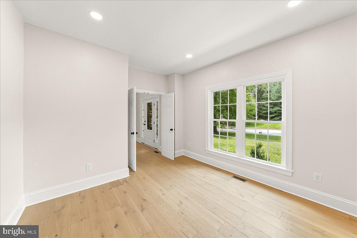WILLOWDALE CROSSIN - Residential