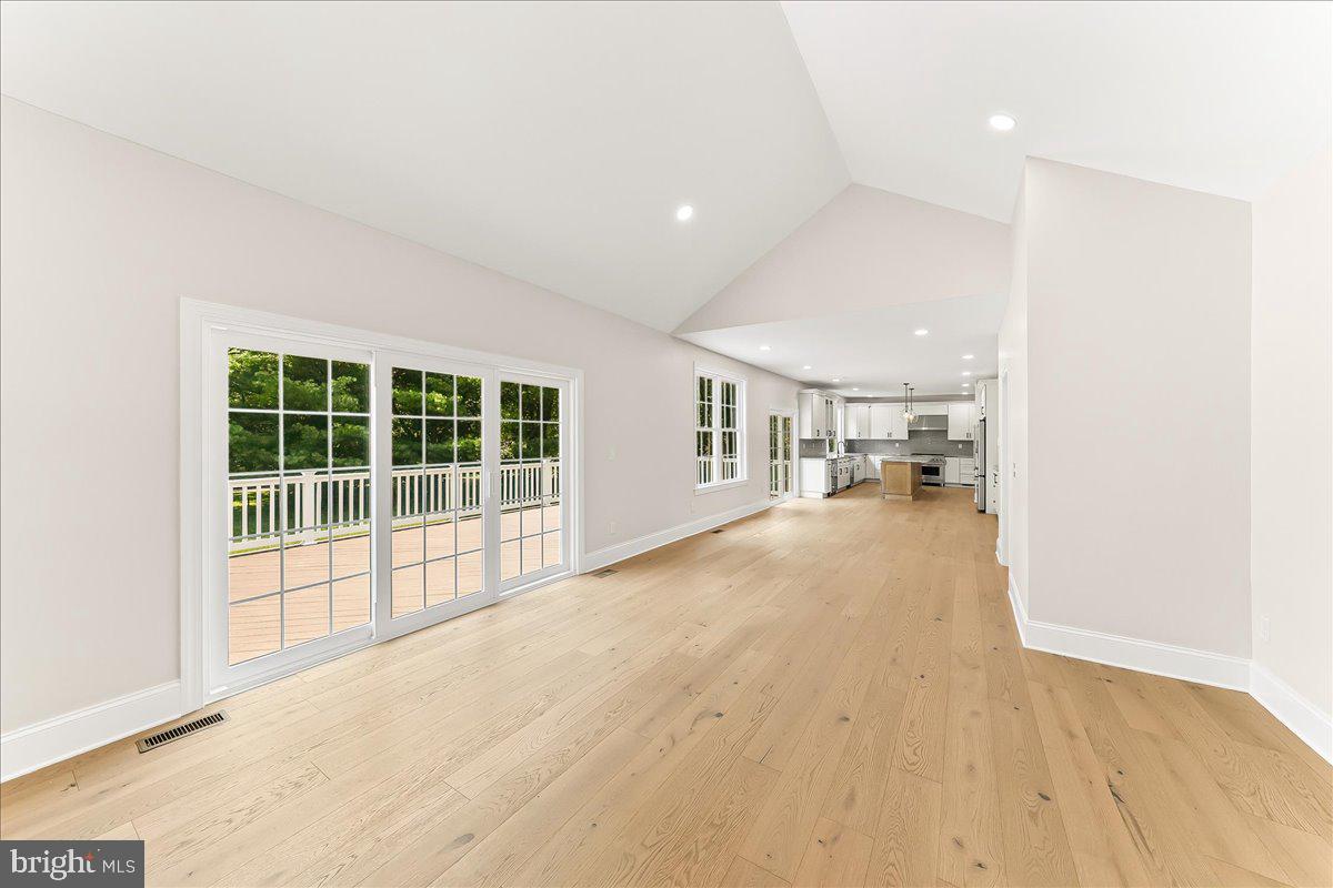 WILLOWDALE CROSSIN - Residential