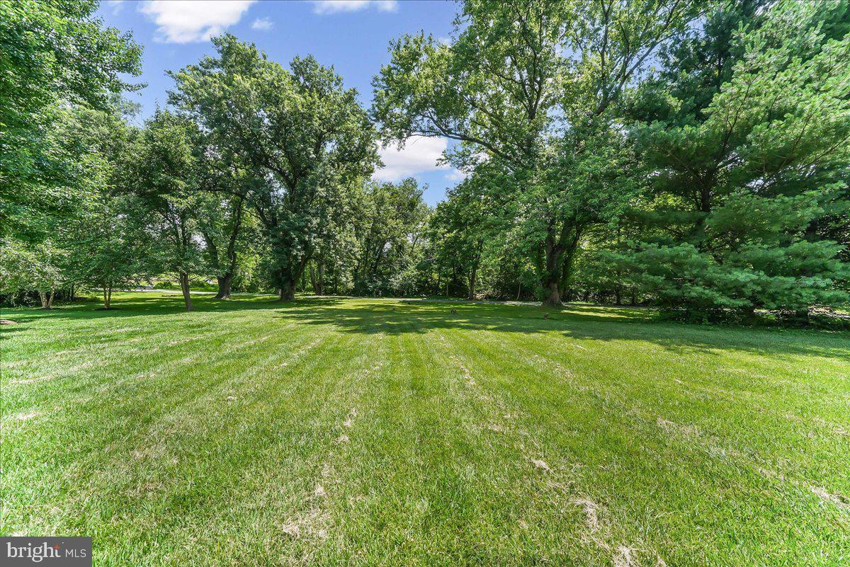 WILLOWDALE CROSSIN - Residential