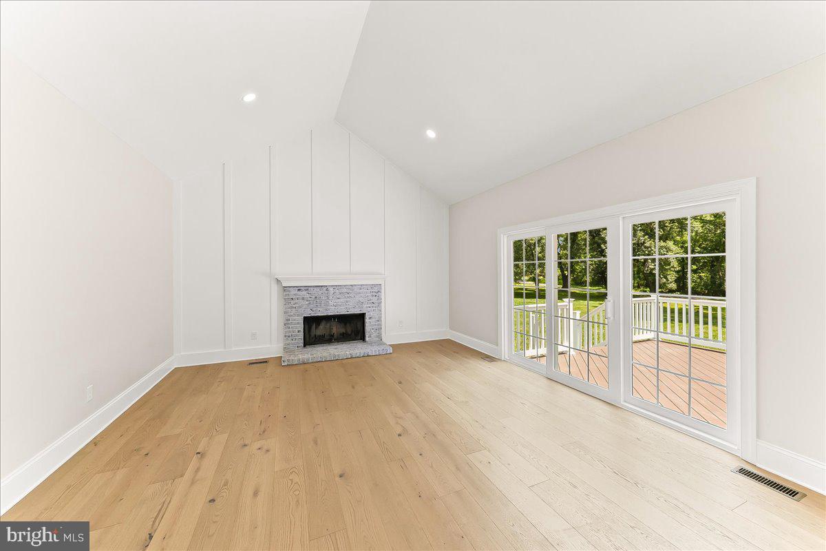 WILLOWDALE CROSSIN - Residential