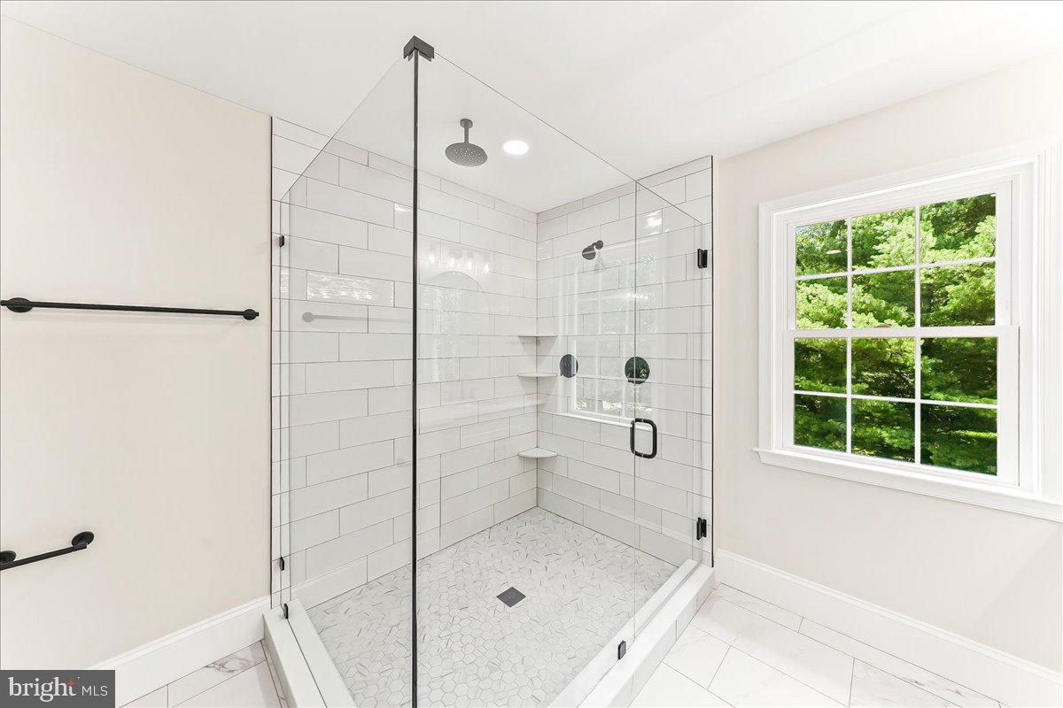 WILLOWDALE CROSSIN - Residential