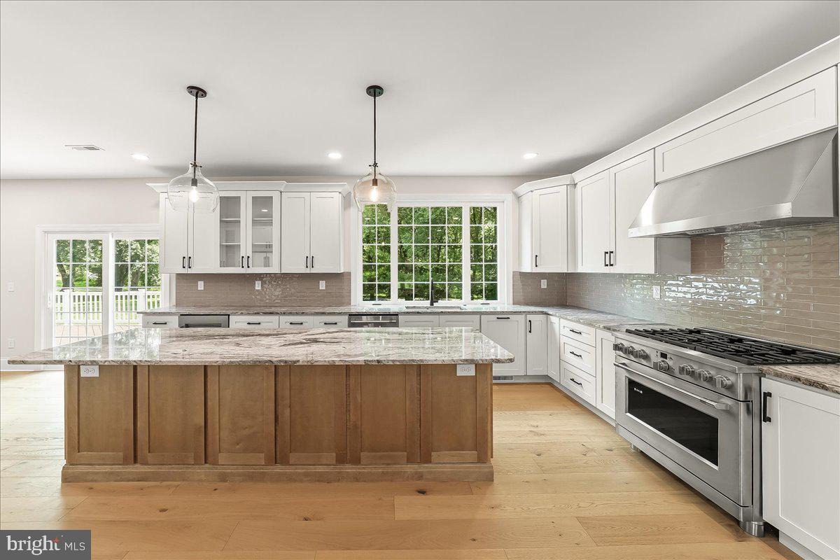 WILLOWDALE CROSSIN - Residential