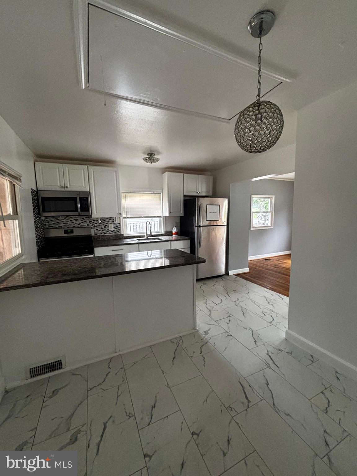 CAMERON HEIGHTS - Residential