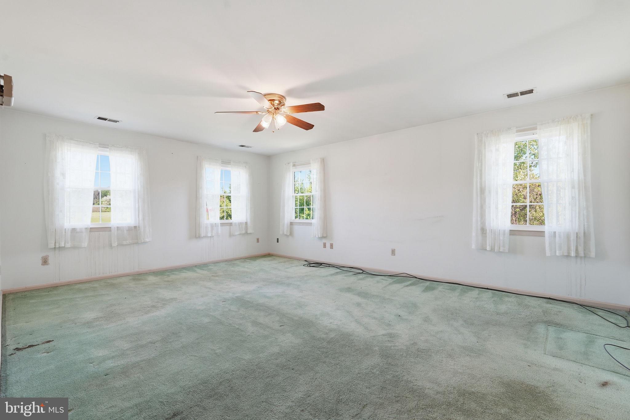 BURTONSVILLE - Residential