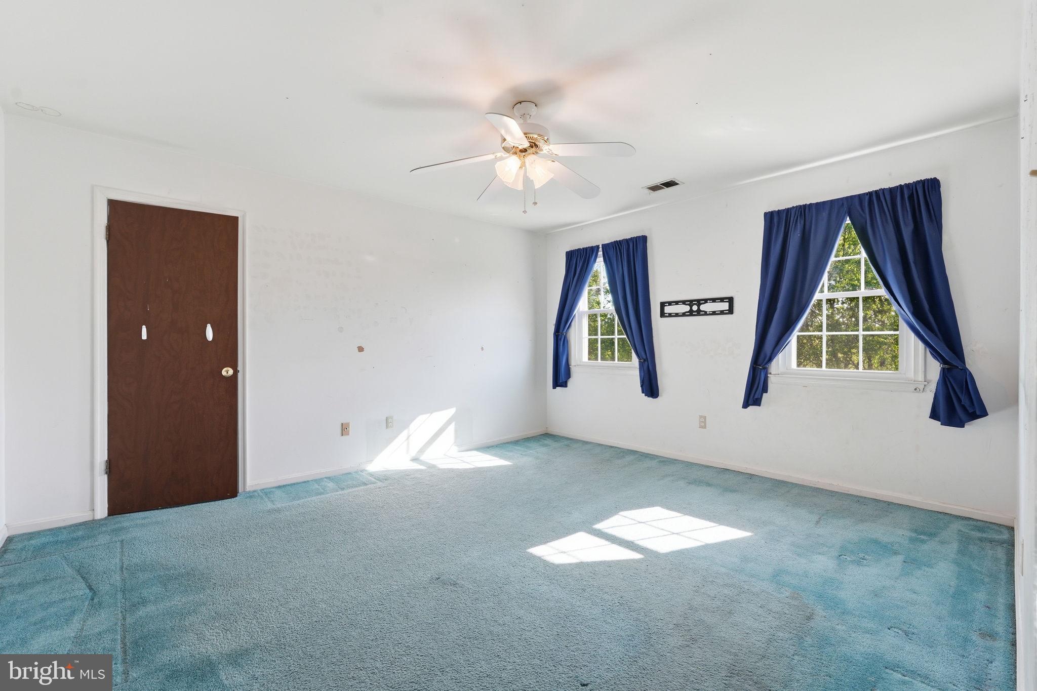 BURTONSVILLE - Residential