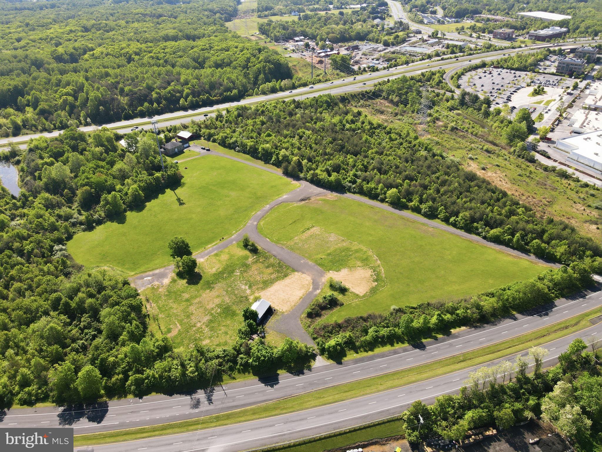 BURTONSVILLE - Residential