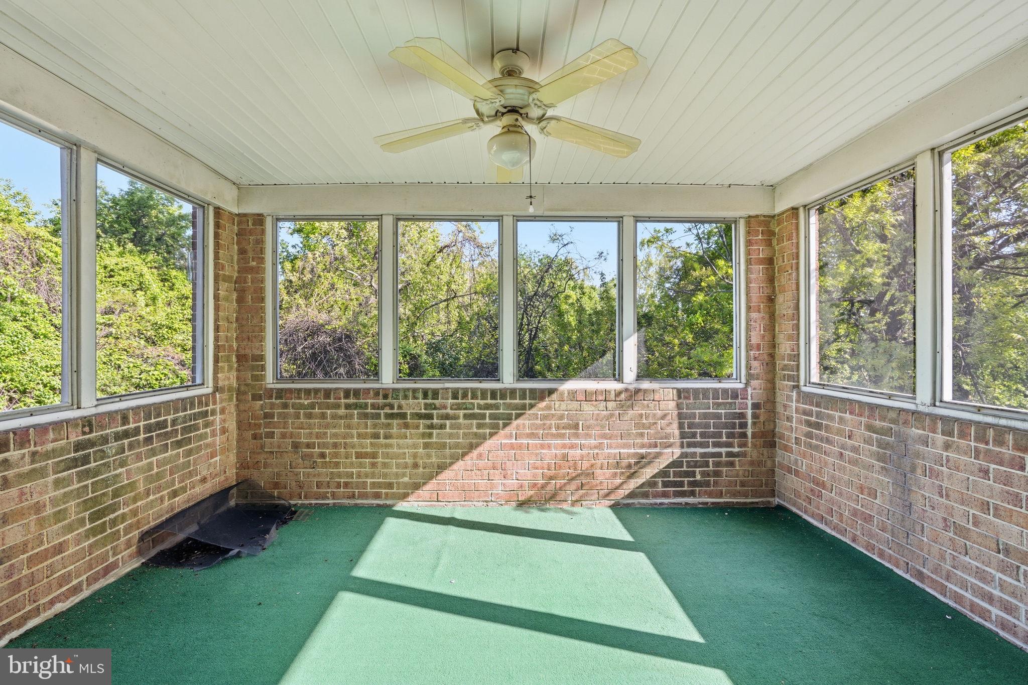 BURTONSVILLE - Residential