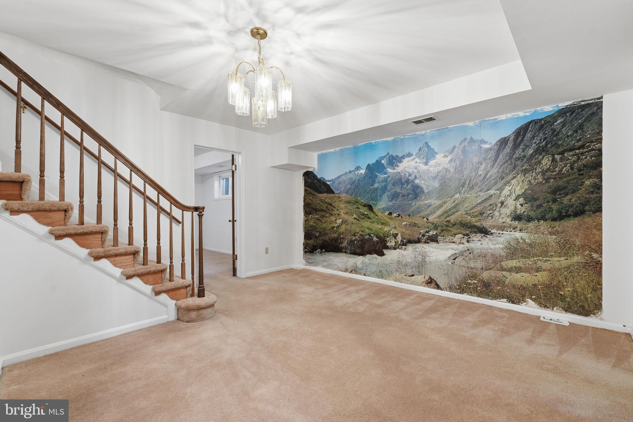 BURTONSVILLE - Residential