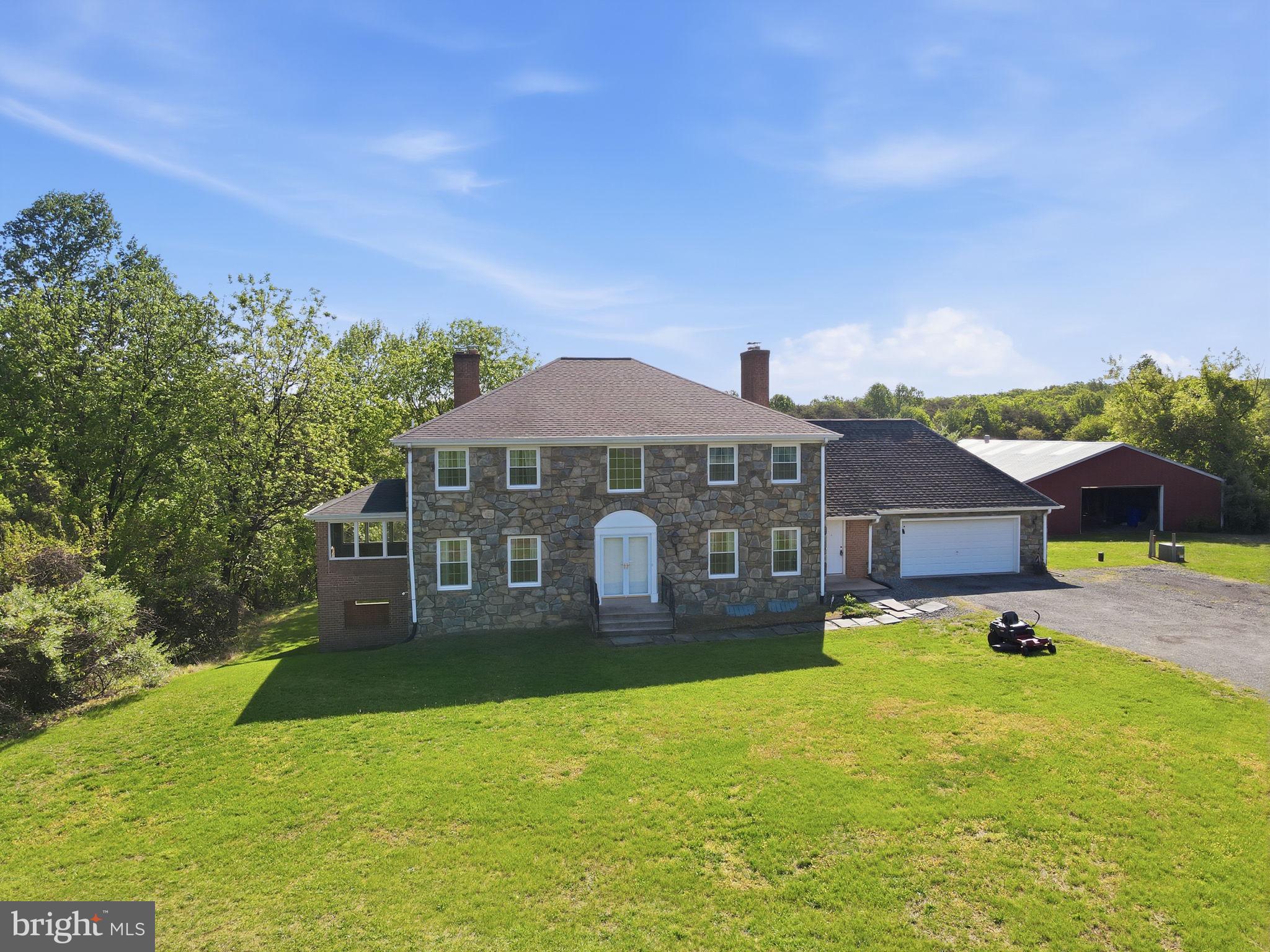 BURTONSVILLE - Residential