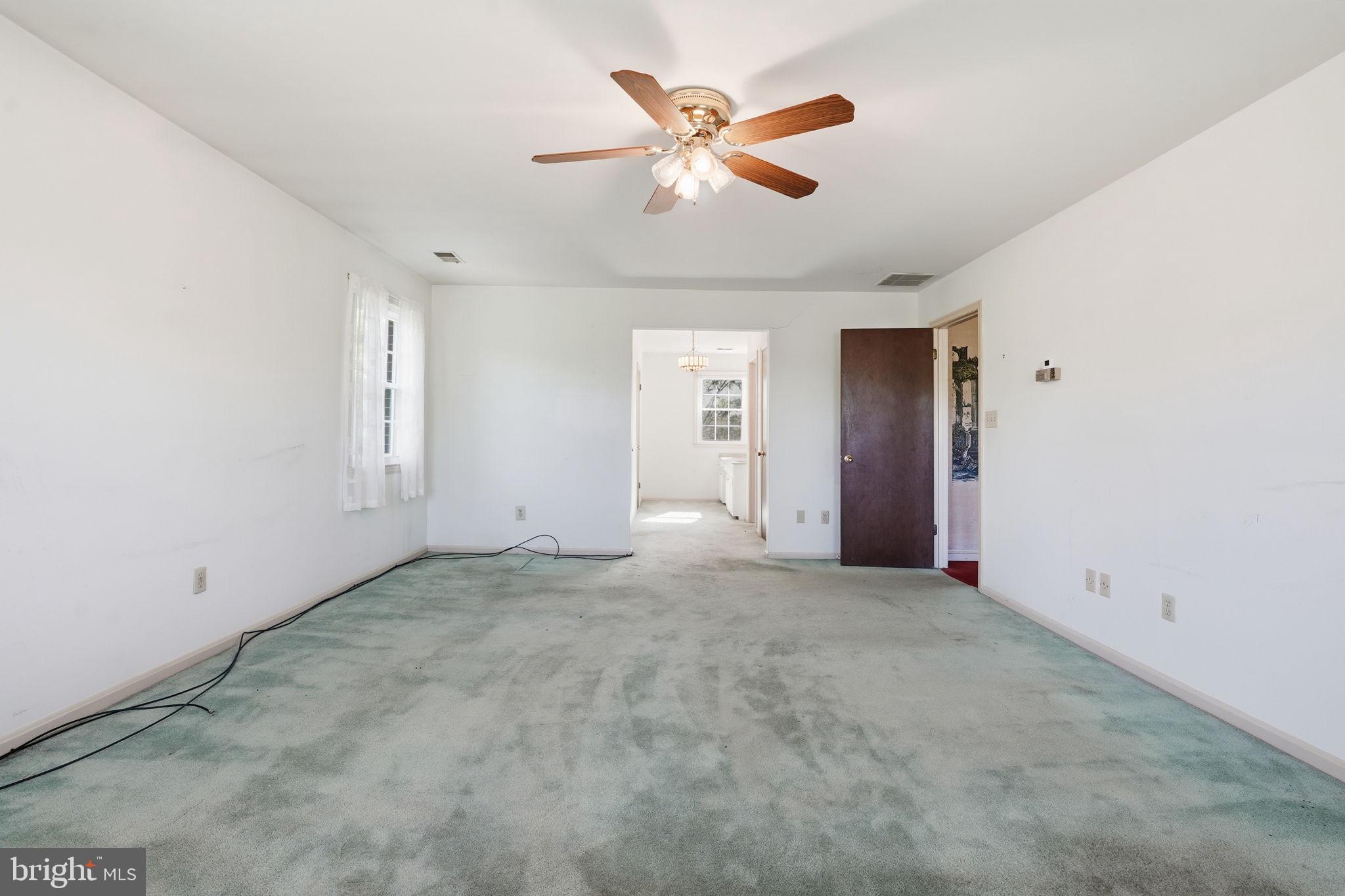 BURTONSVILLE - Residential