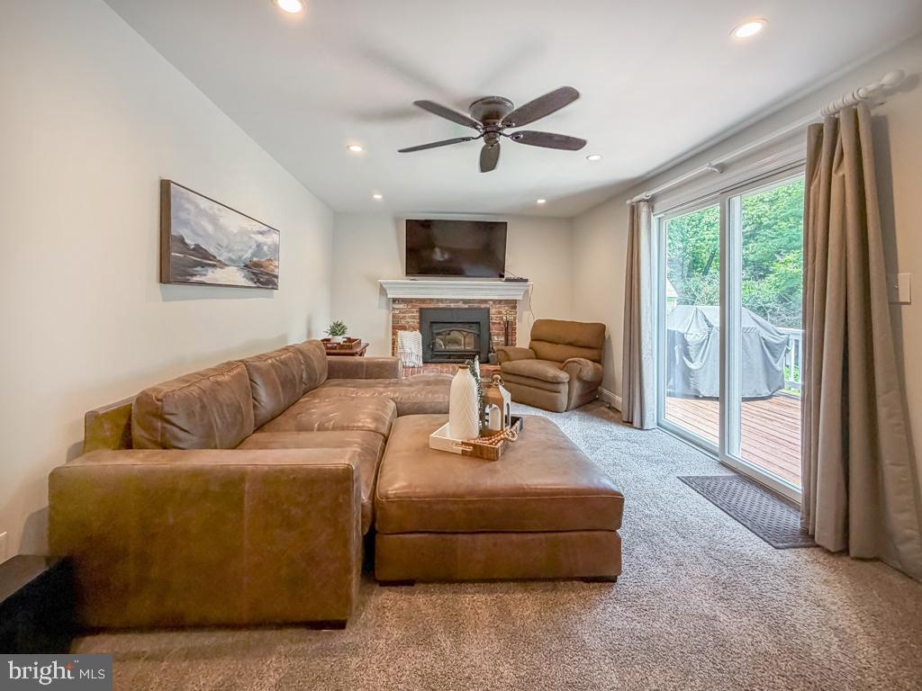 STRAWBERRY RIDGE - Residential