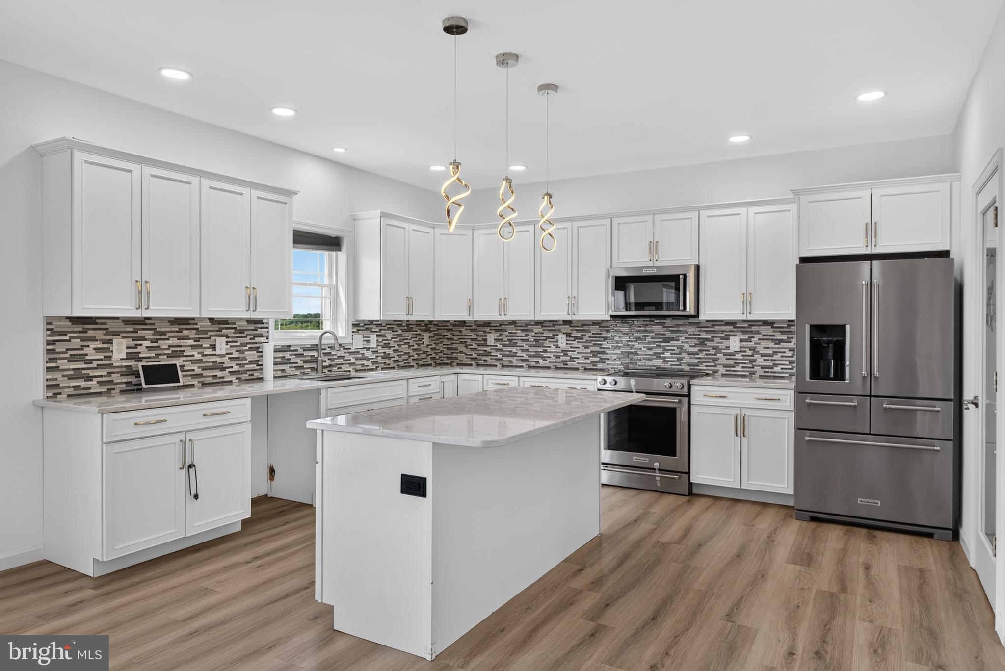 LEXINGTON ESTATES - Residential