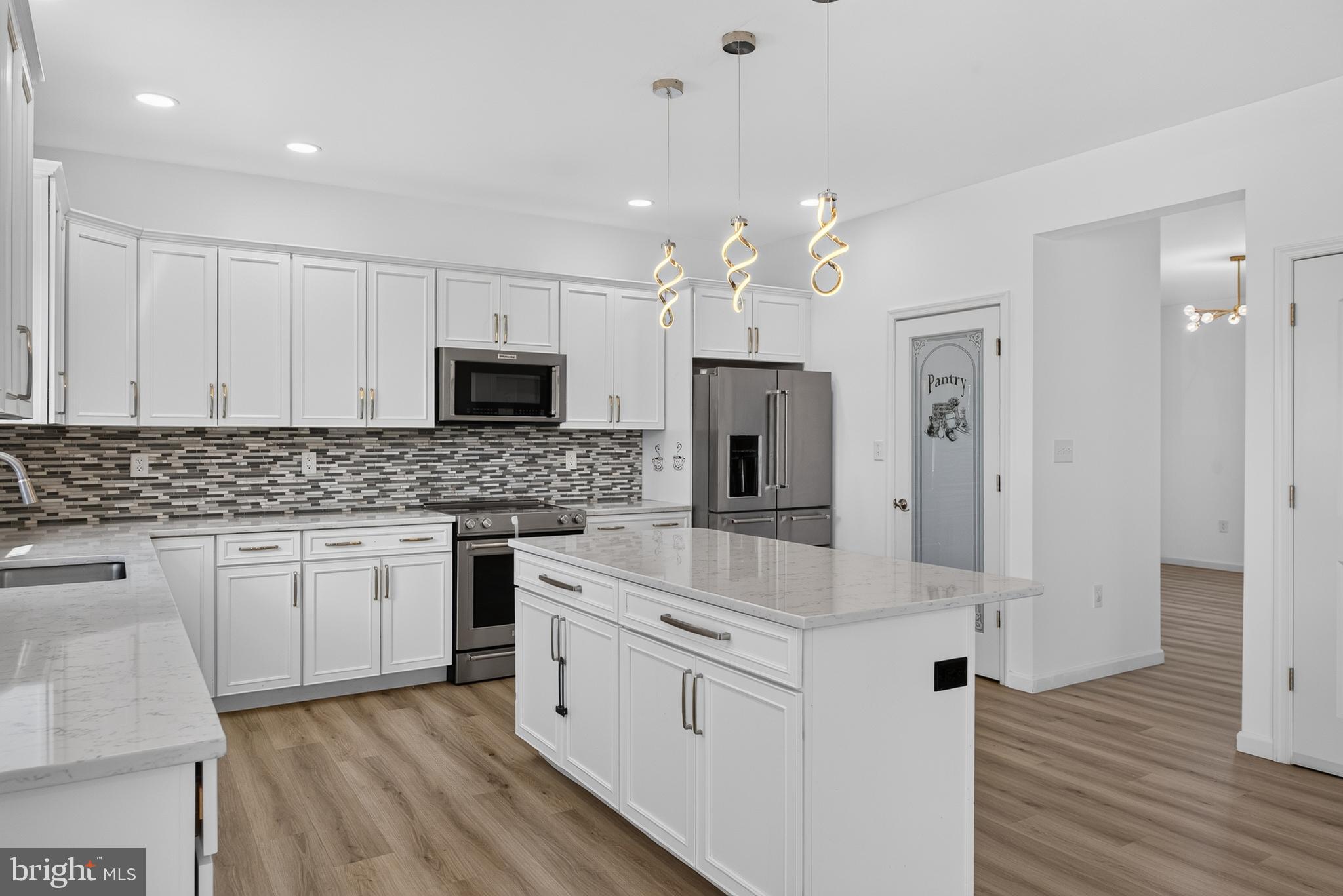 LEXINGTON ESTATES - Residential