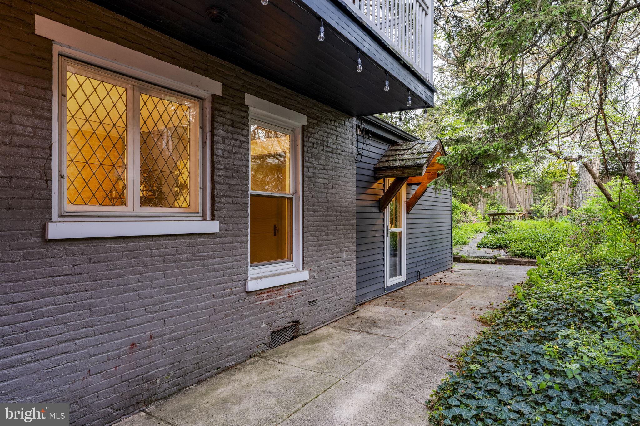 CHESTNUT HILL - Residential