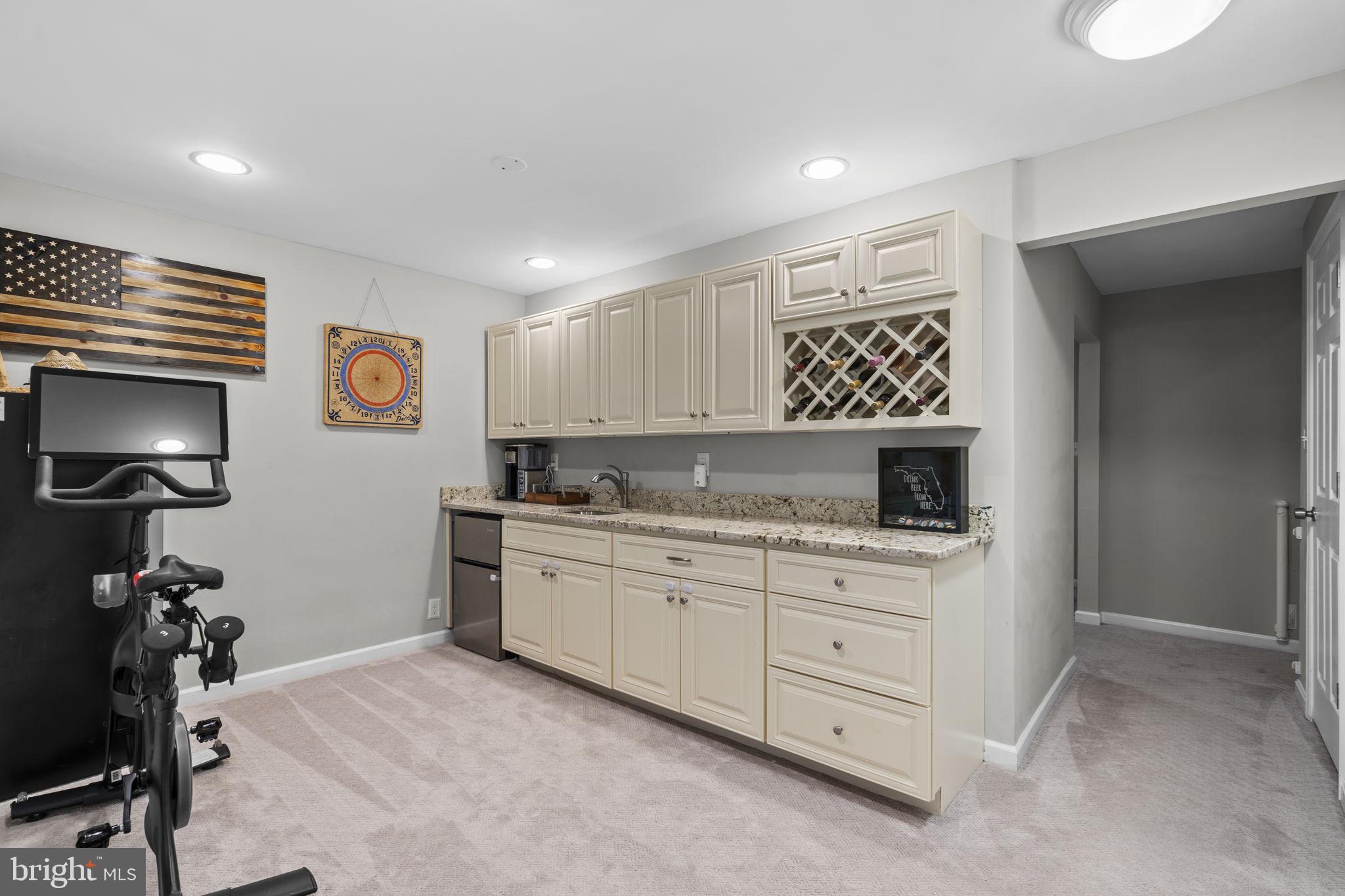 LAKE DEVEREUX - Residential