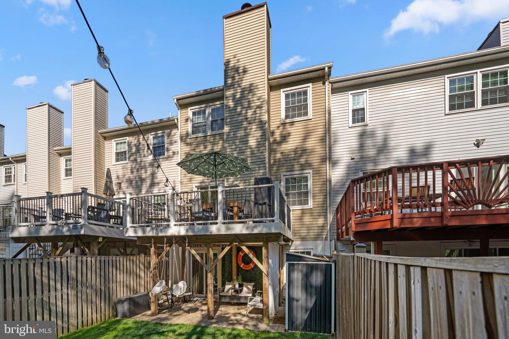 LAKE DEVEREUX - Residential