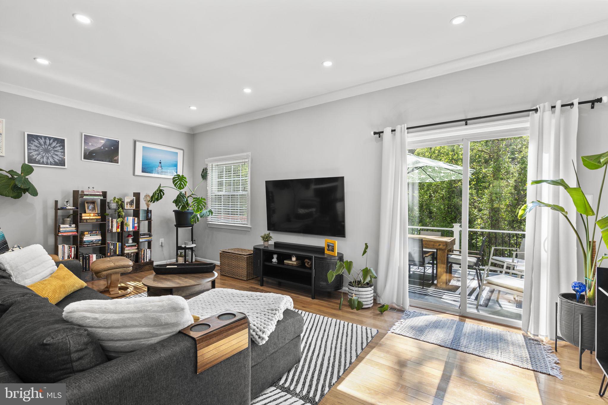 LAKE DEVEREUX - Residential