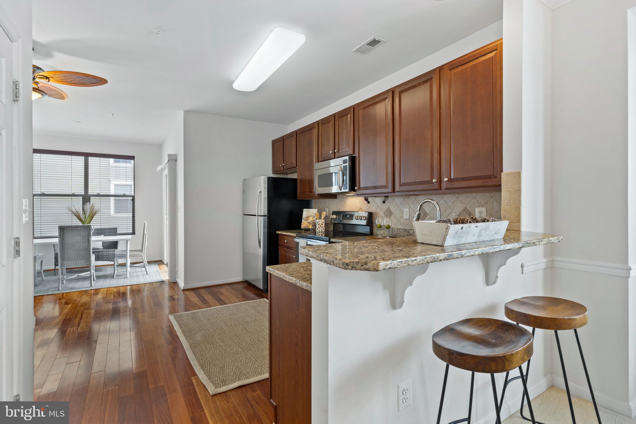 ALBEMARLE SQUARE - Residential