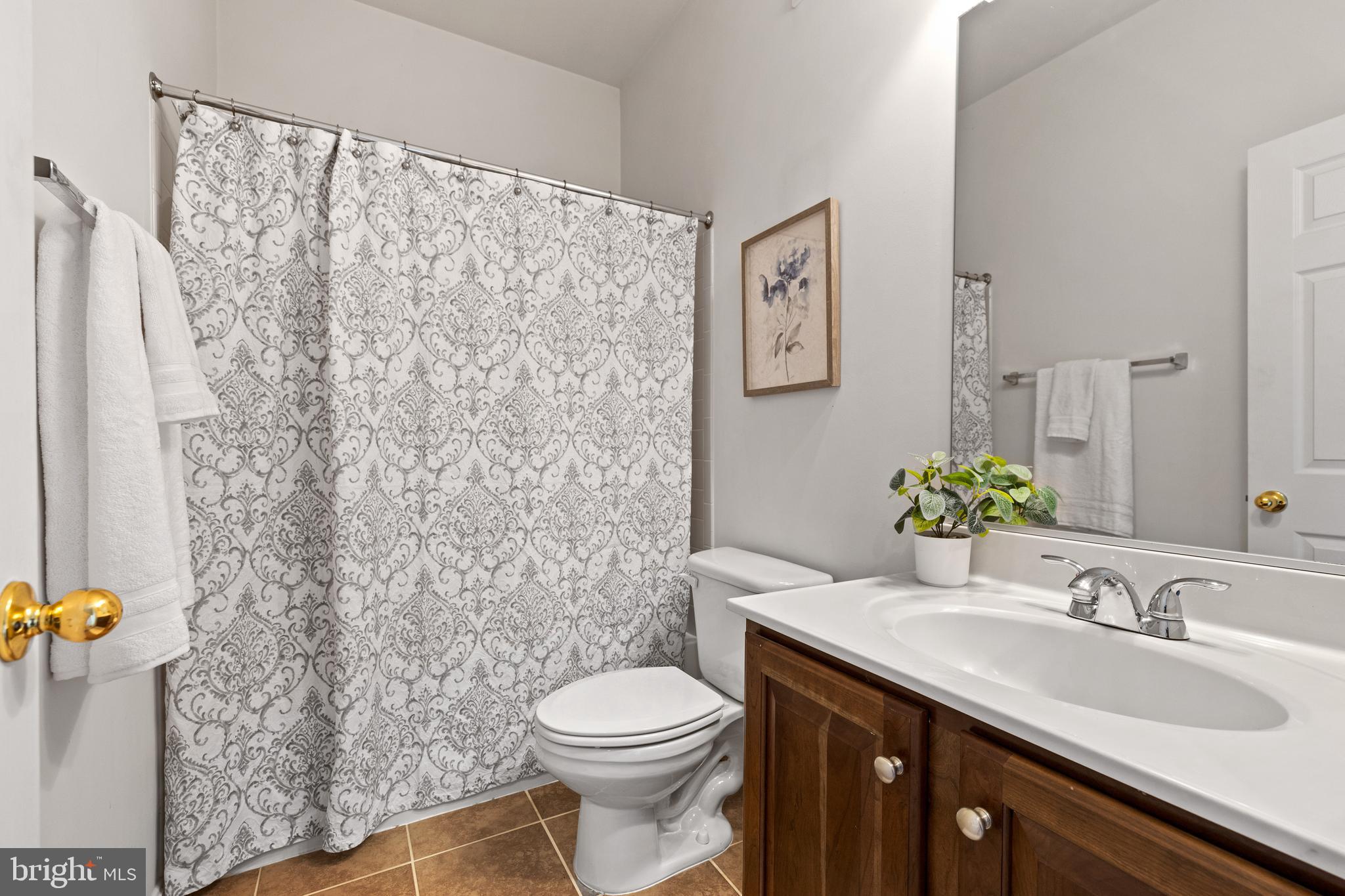 ALBEMARLE SQUARE - Residential
