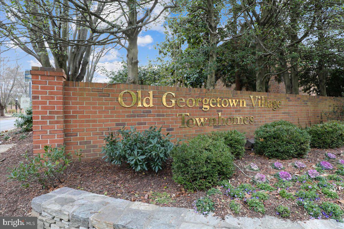 GEORGETOWN VILLAGE - Residential