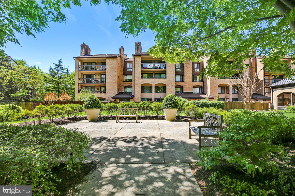 GEORGETOWN VILLAGE - Residential