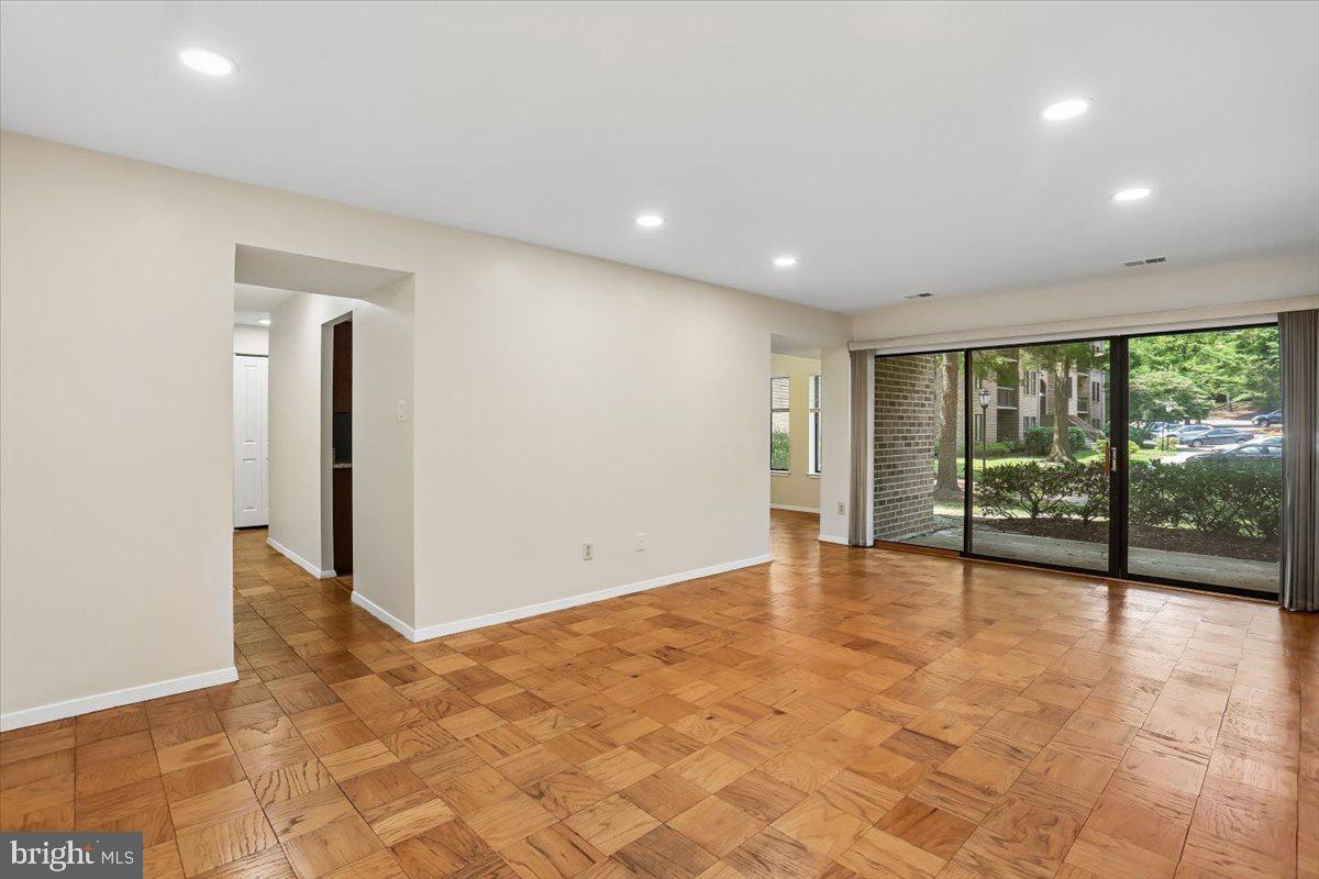 GEORGETOWN VILLAGE - Residential