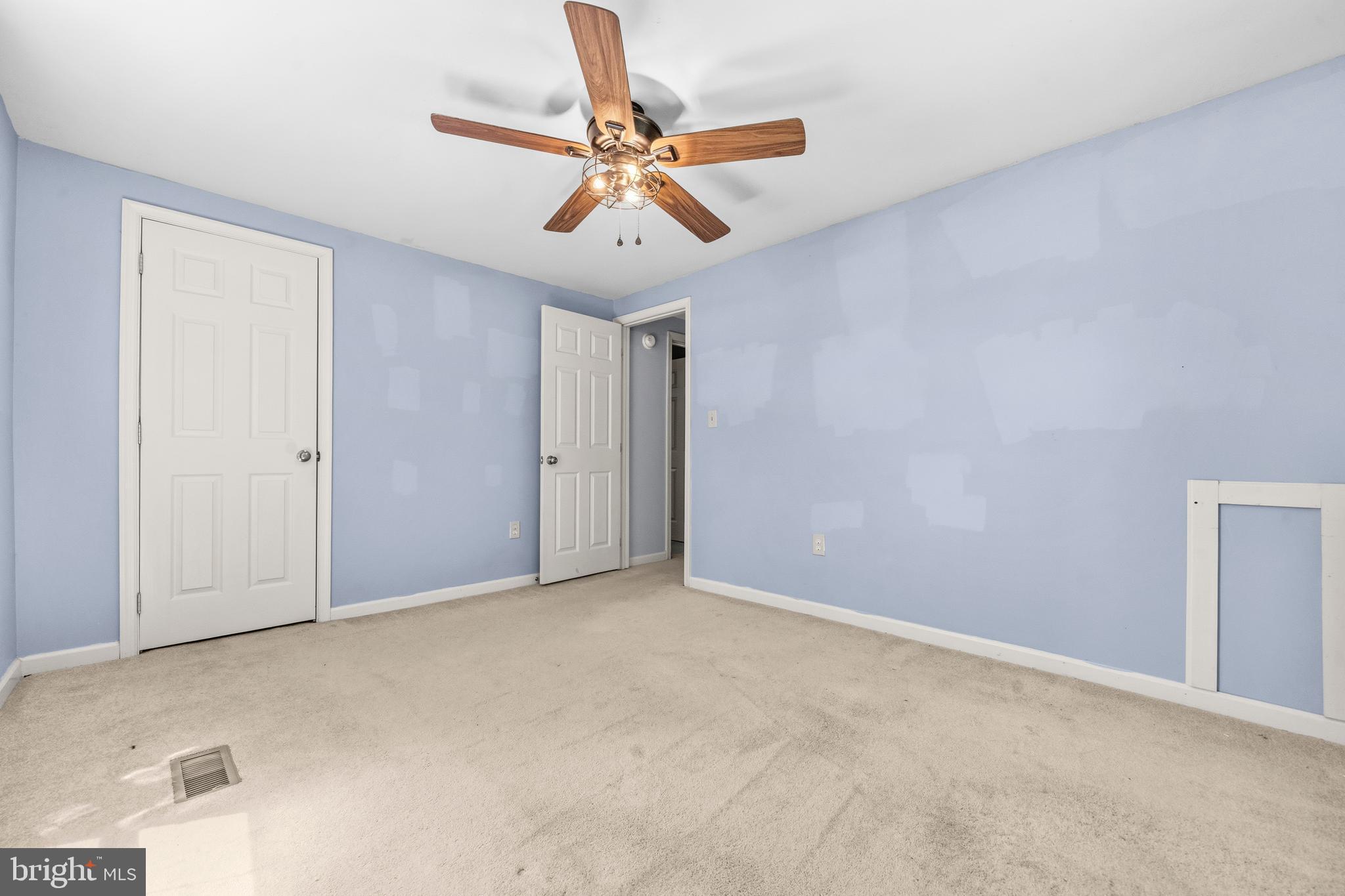 WILLED WILLIAMS - Residential