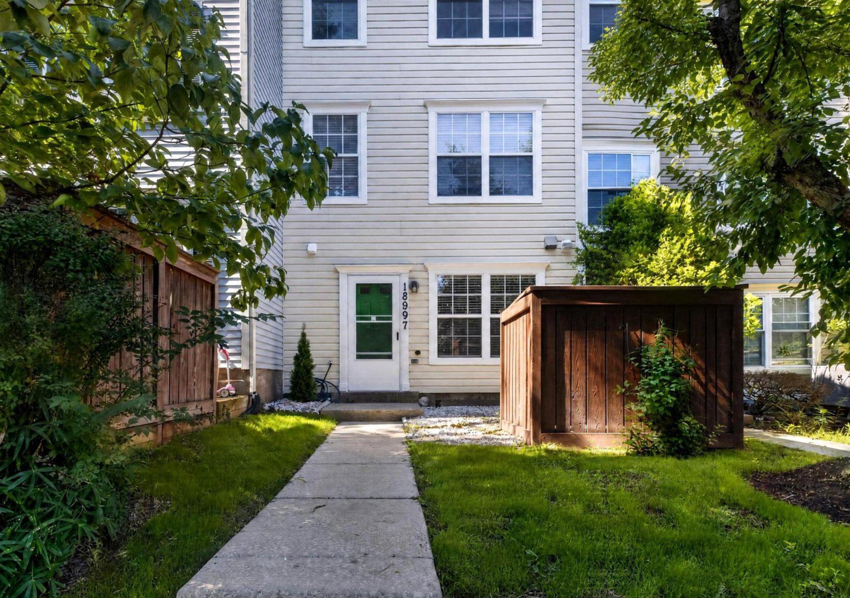 WOODFIELD AT MANCHESTER - Residential