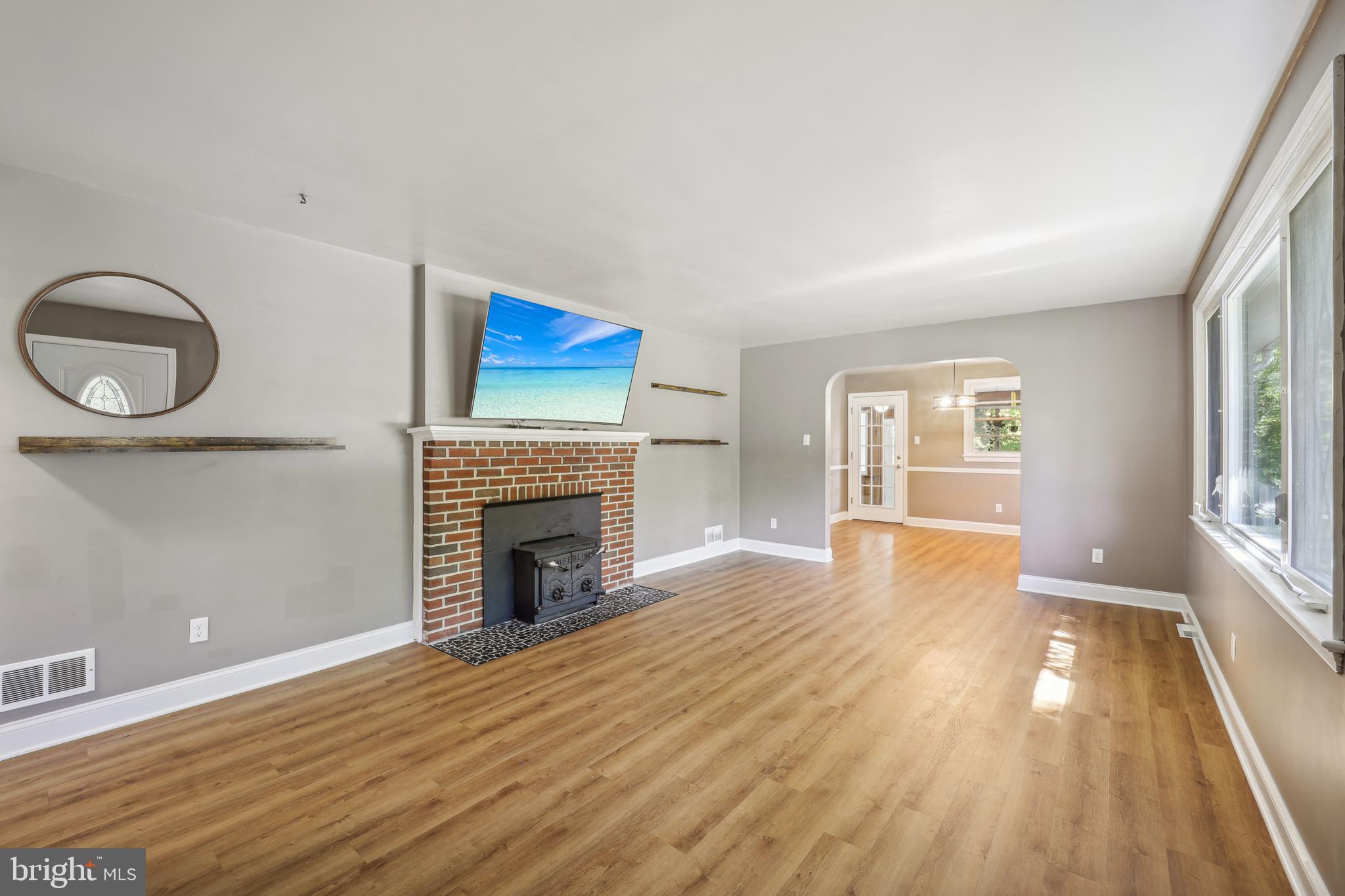 CLINTON ACRES - Residential