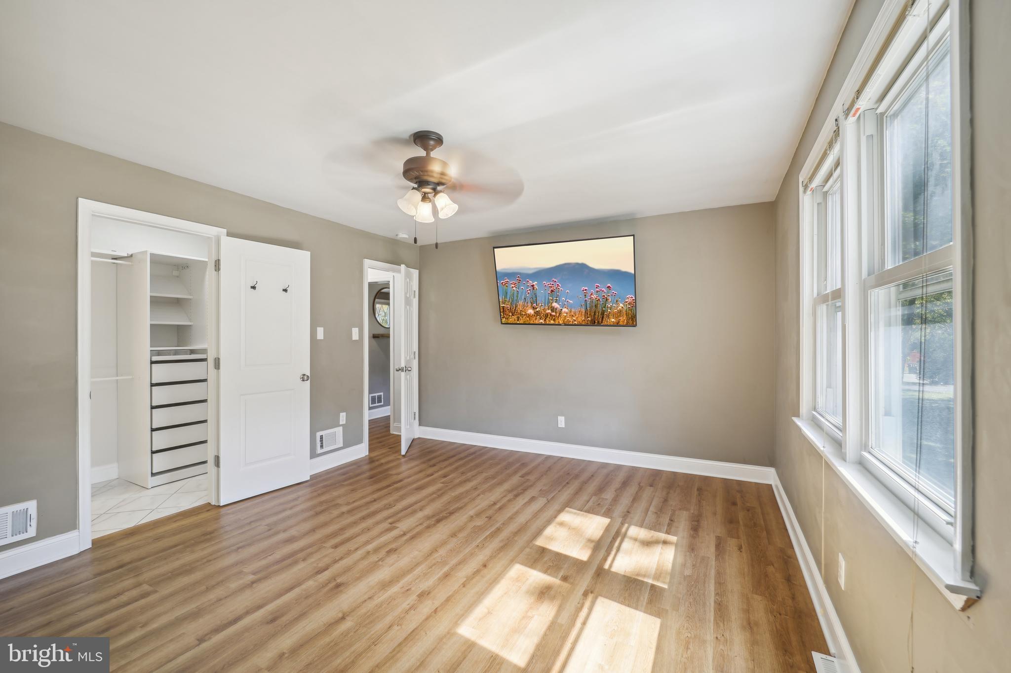 CLINTON ACRES - Residential
